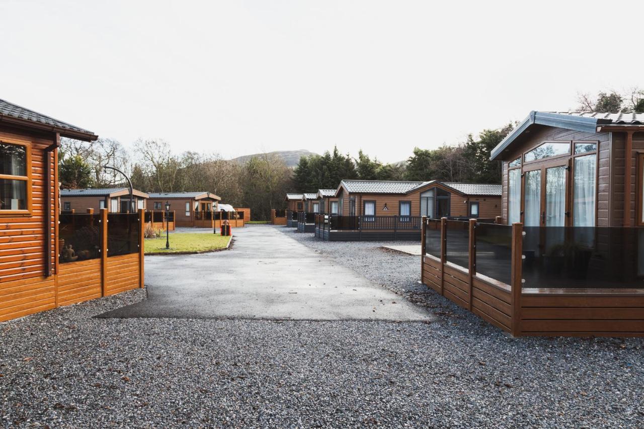אוצ'טרארדר Atlas Ovation Lodge מראה חיצוני תמונה